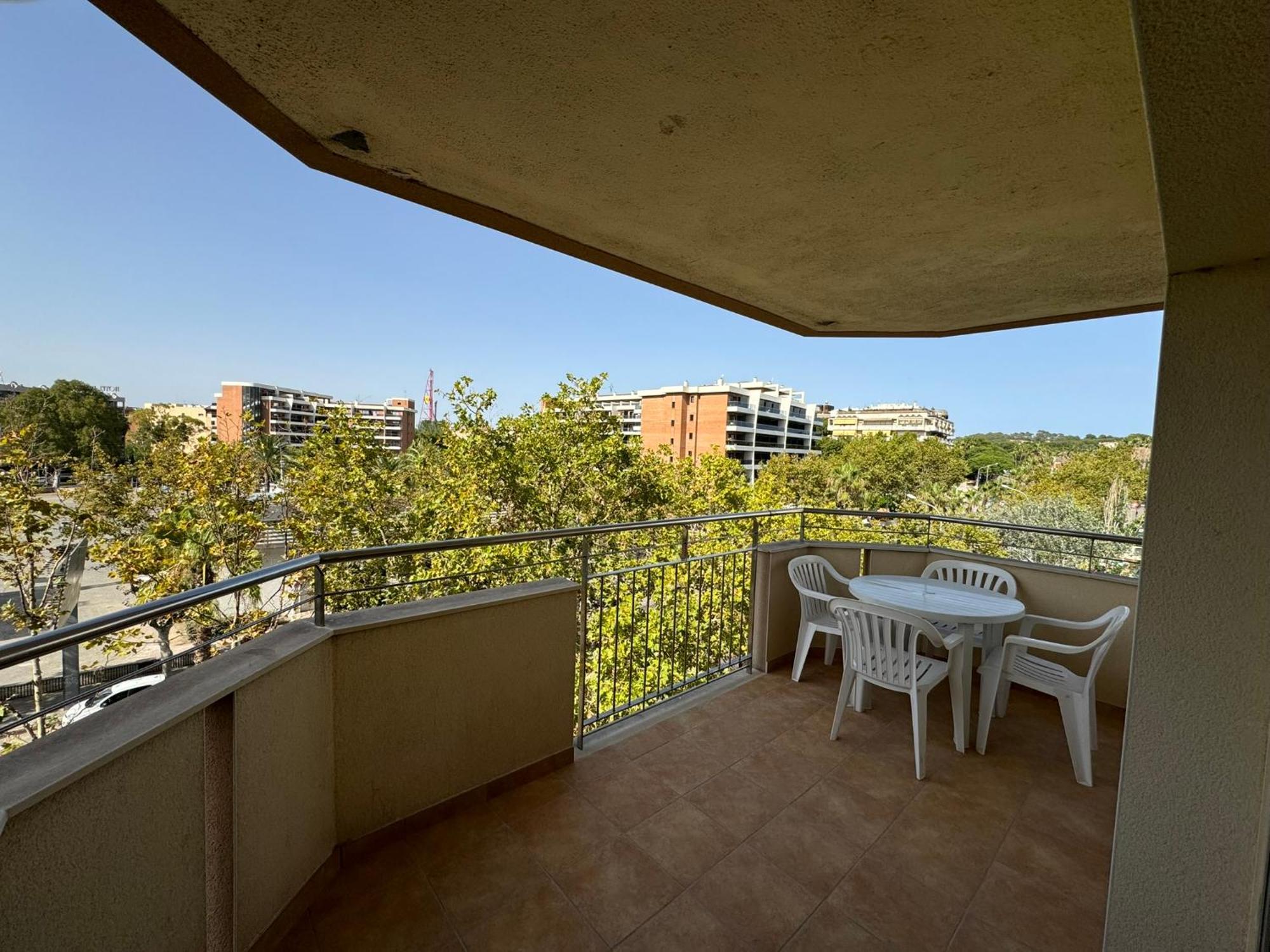M10 Apartment *